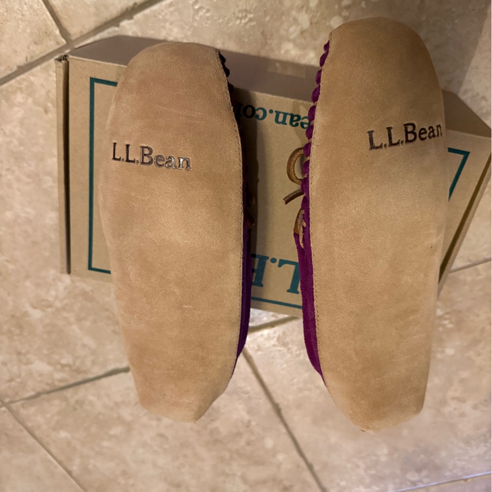 L.L. BEAN big kids Wicked Good Slippers - Picture 12 of 16